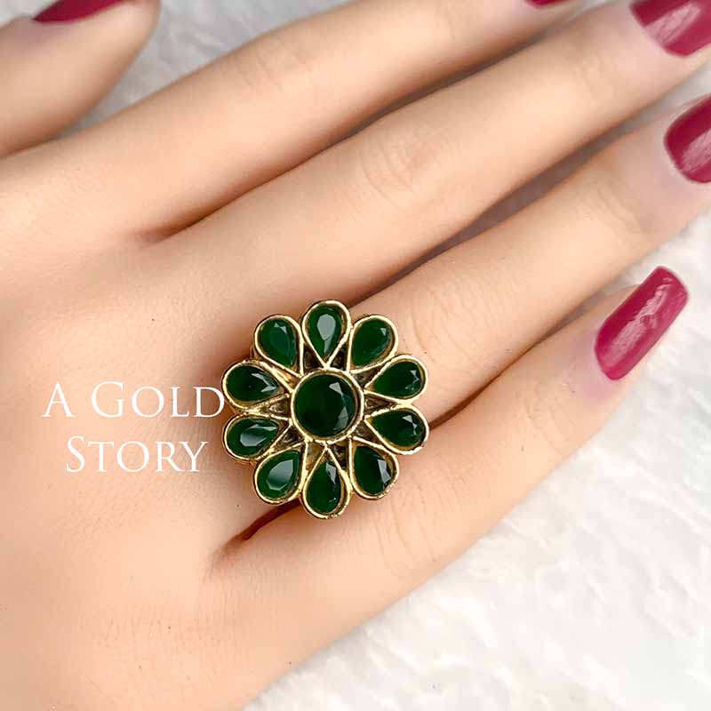 AMIMA KUNDAN RING EMERALD GREEN