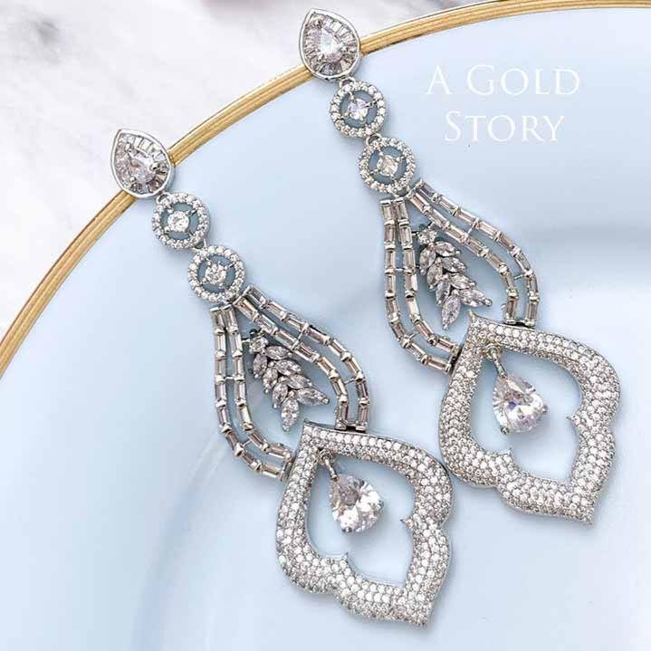 DENISE EARRINGS WHITE