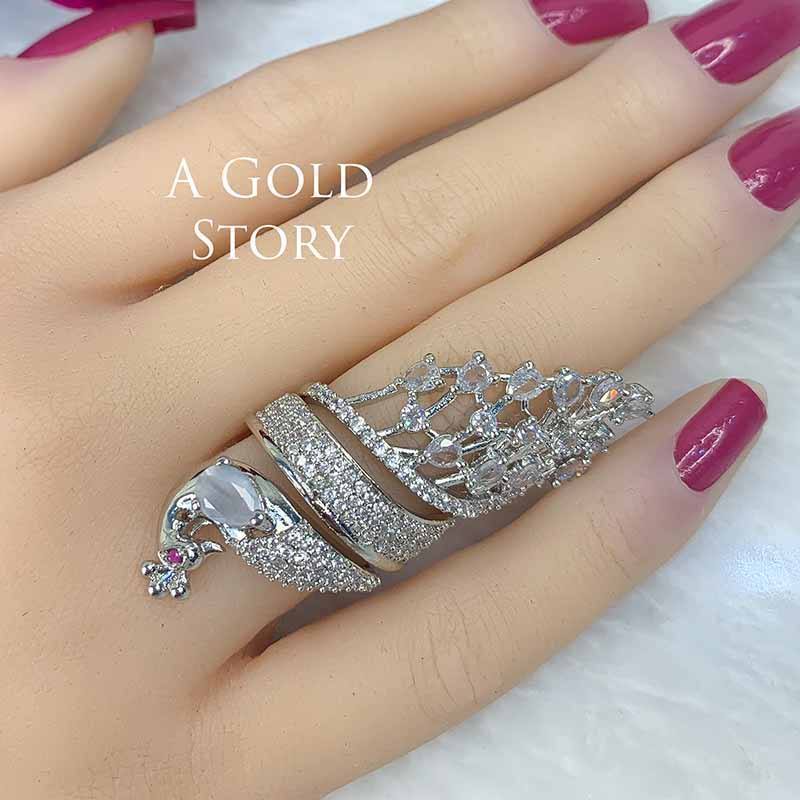 PEACOCK RING WHITE