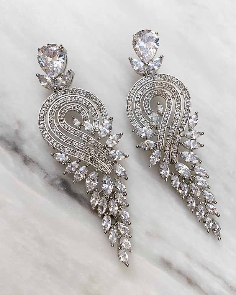 LYDIA EARRINGS WHITE