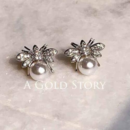 BEE EARSTUDS