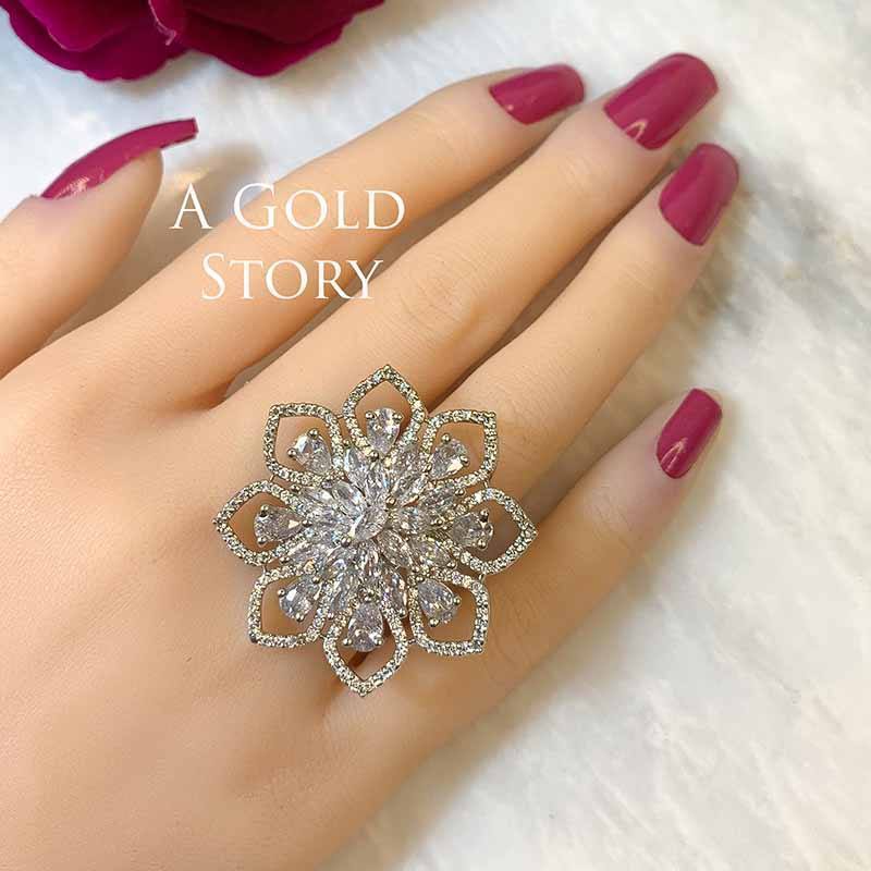 JASMINE RING WHITE