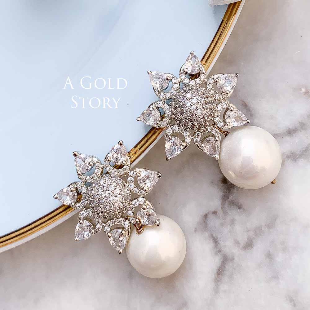 CORA EARRINGS SILVER WHITE