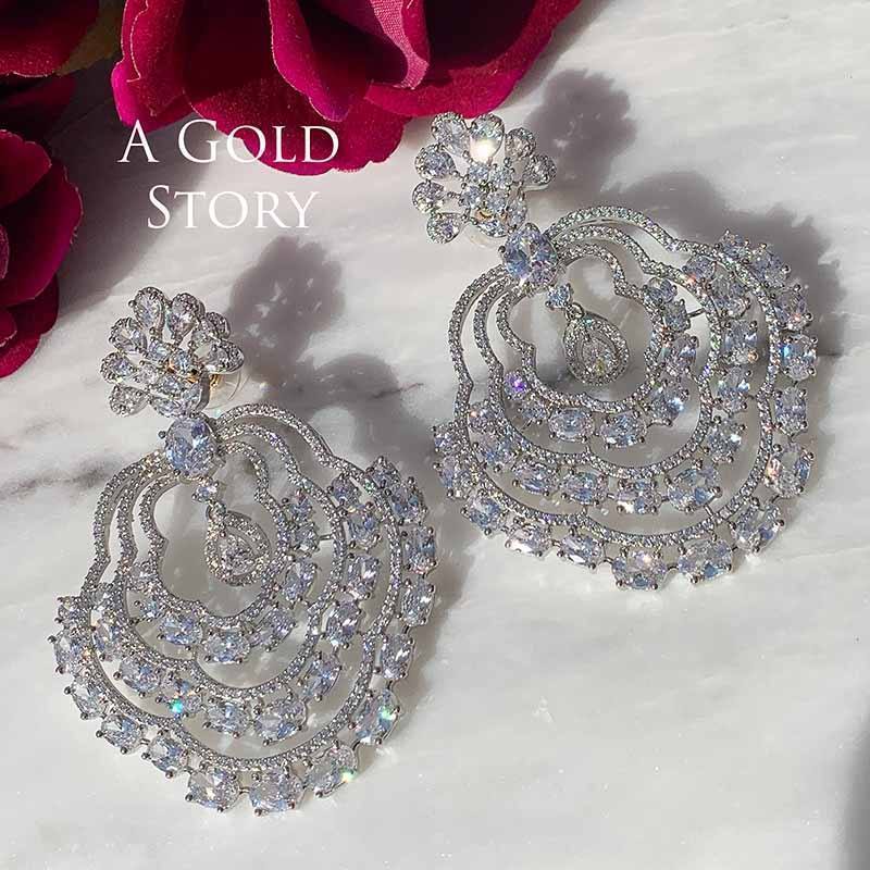 ETASHA EARRINGS WHITE