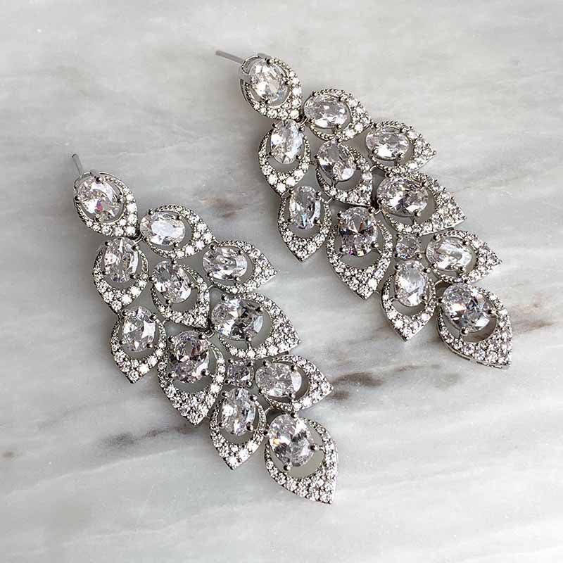 EMMA EARRINGS WHITE
