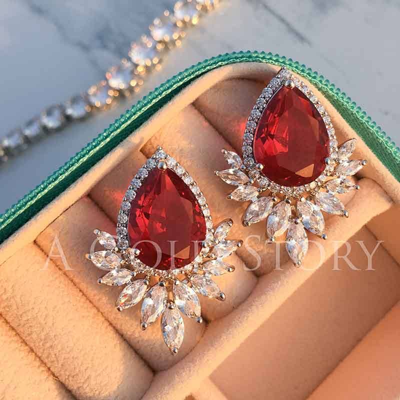 EVE EARSTUDS RED - A GOLD STORY
