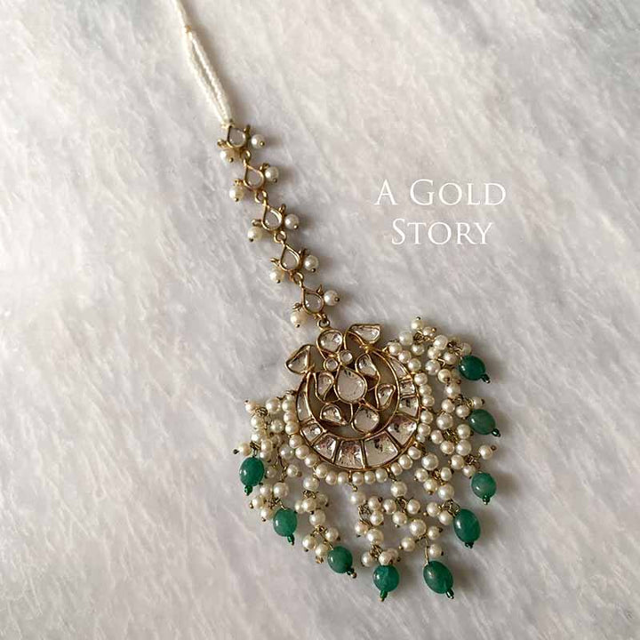 KAMALA EARRINGS AND TIKKA SET