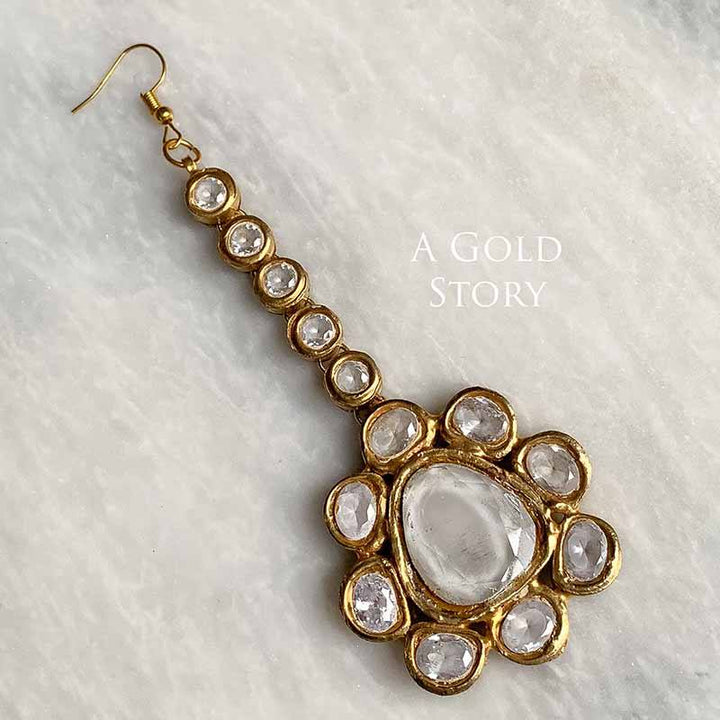 MEERA EARRINGS AND TIKKA SET