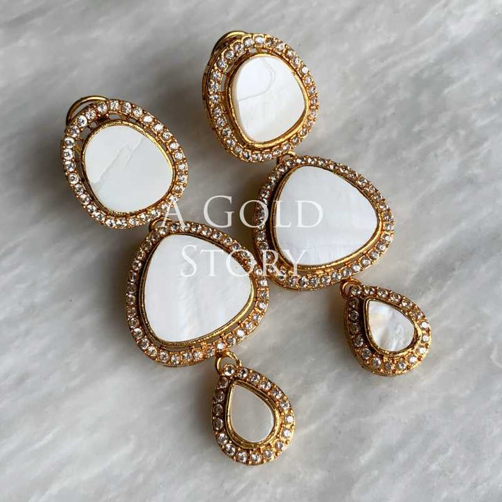ANABIA EARRINGS PEARL