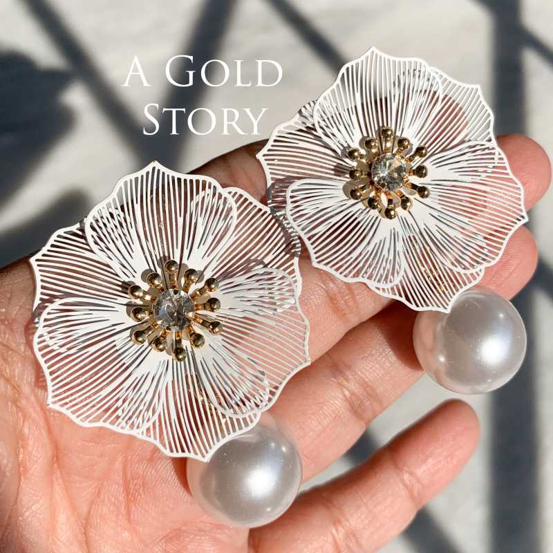 CLEMENTINE EARRINGS WHITE