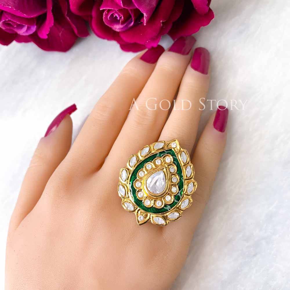 HAJAR RING GREEN - A GOLD STORY