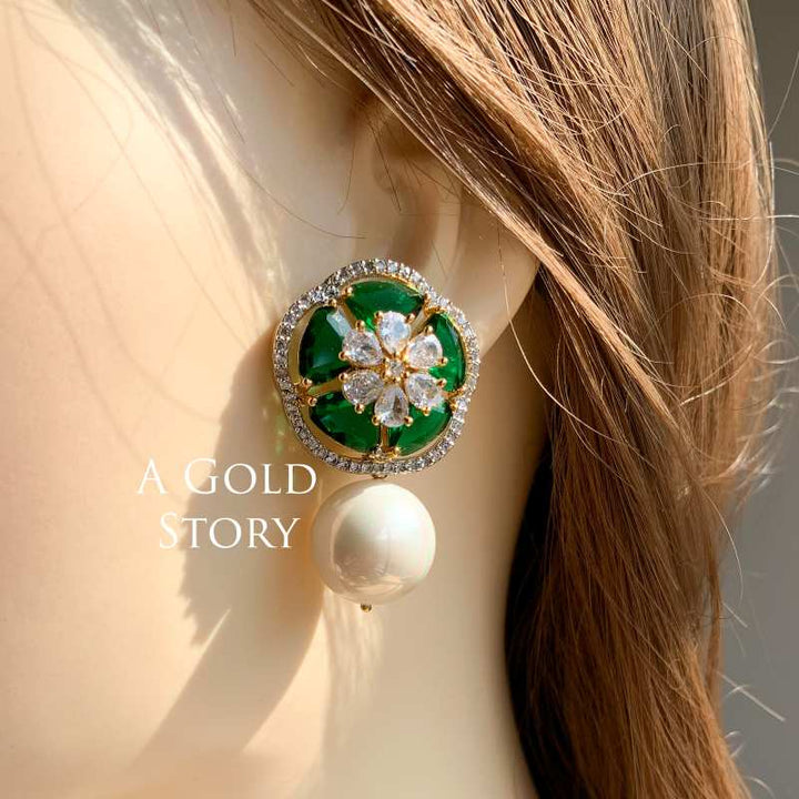 FARINA EAR STUDS GREEN GOLDEN