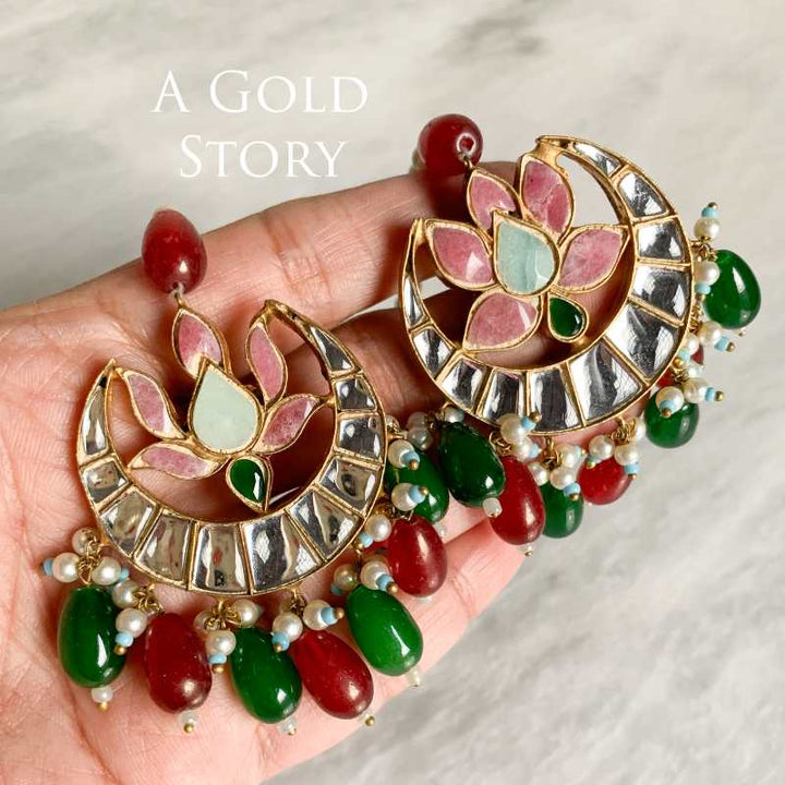 MAHNOOR EAR STUDS