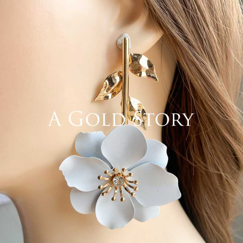 OLIVIA EARRINGS WHITE