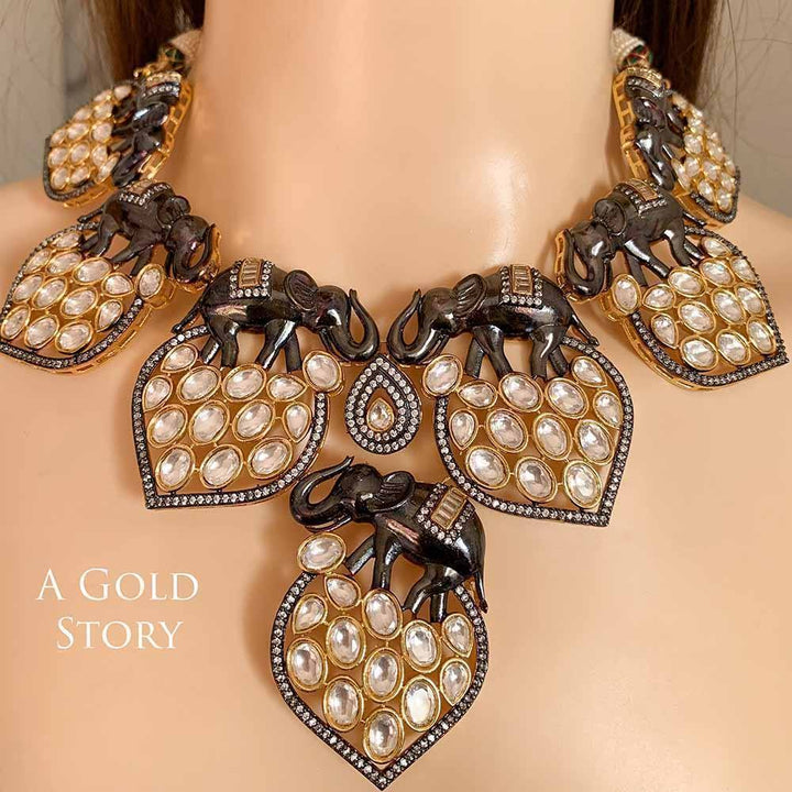 KAIRA EXCLUSIVE NECKLACE SET