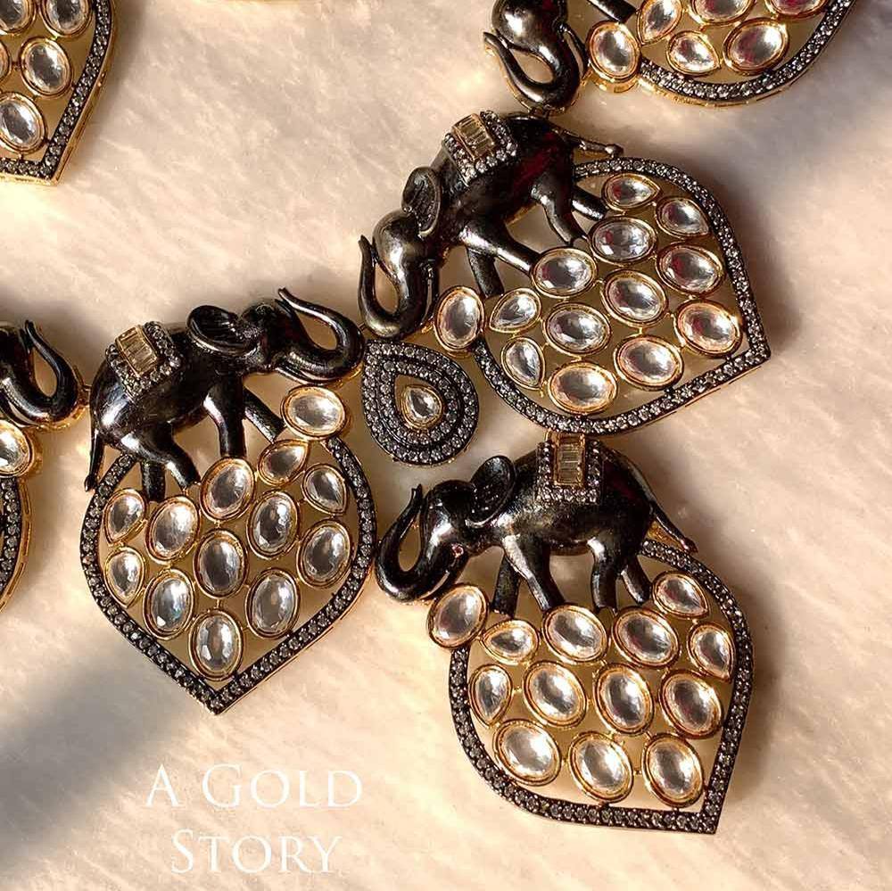 KAIRA EXCLUSIVE NECKLACE SET