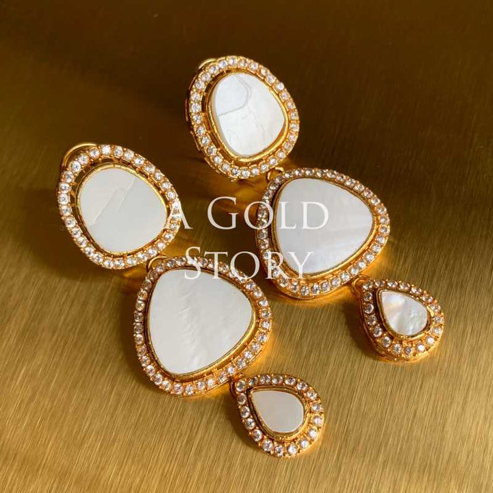 ANABIA EARRINGS PEARL