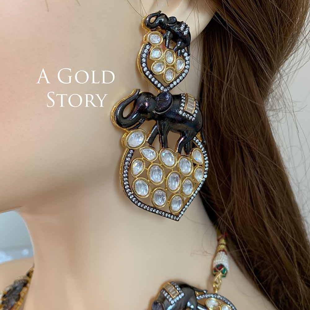 KAIRA EXCLUSIVE NECKLACE SET