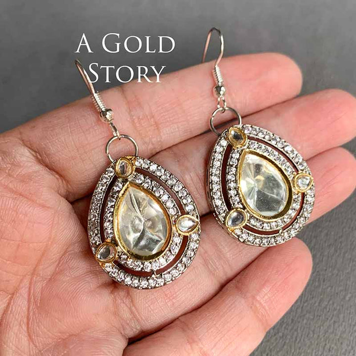 TANVI EARRINGS AND TIKKA