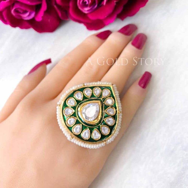 KOMAL RING GREEN - A GOLD STORY