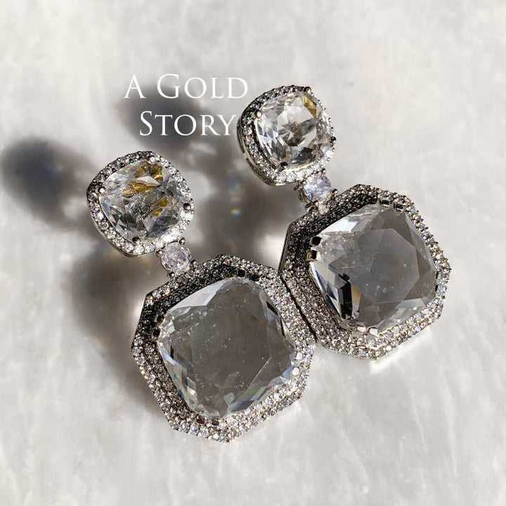 ADIMU EARRINGS WHITE