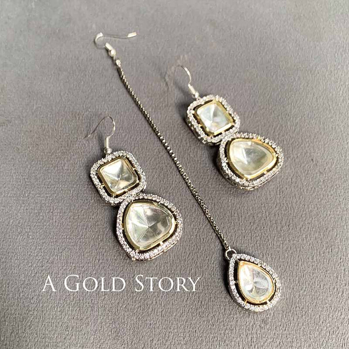 SAARA EARRINGS AND TIKKA