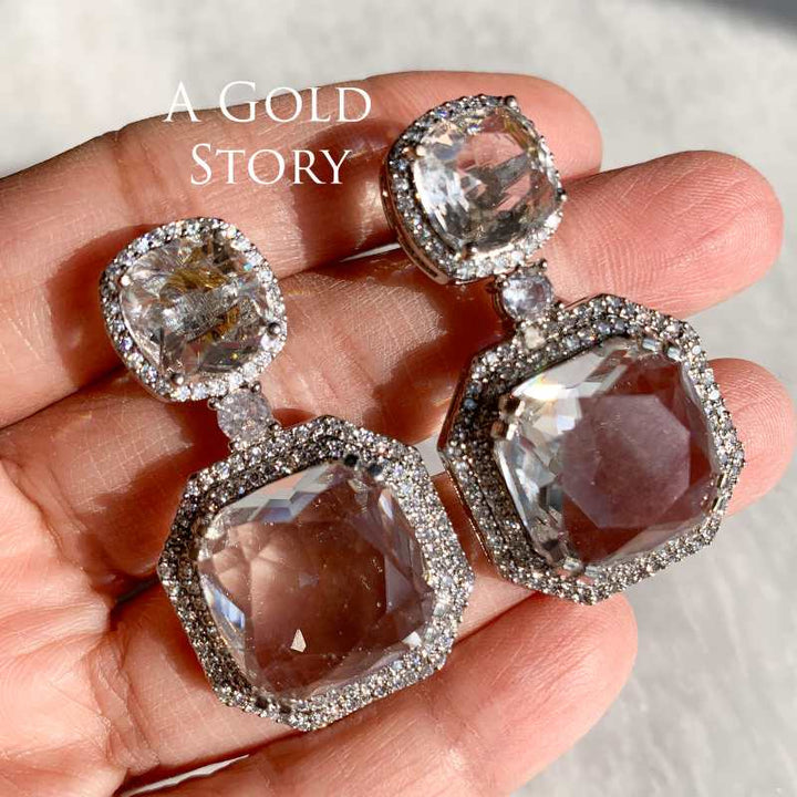 ADIMU EARRINGS WHITE