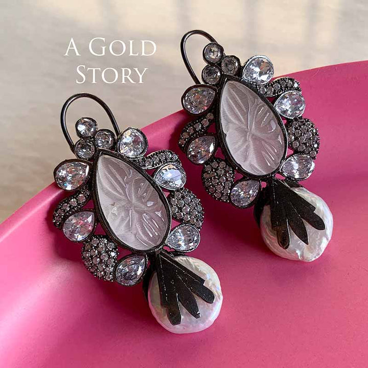 OLGA EARRINGS PEARL