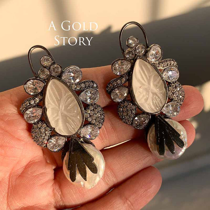 OLGA EARRINGS PEARL
