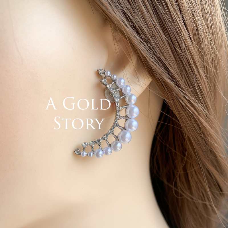 CRESENT EARRINGS