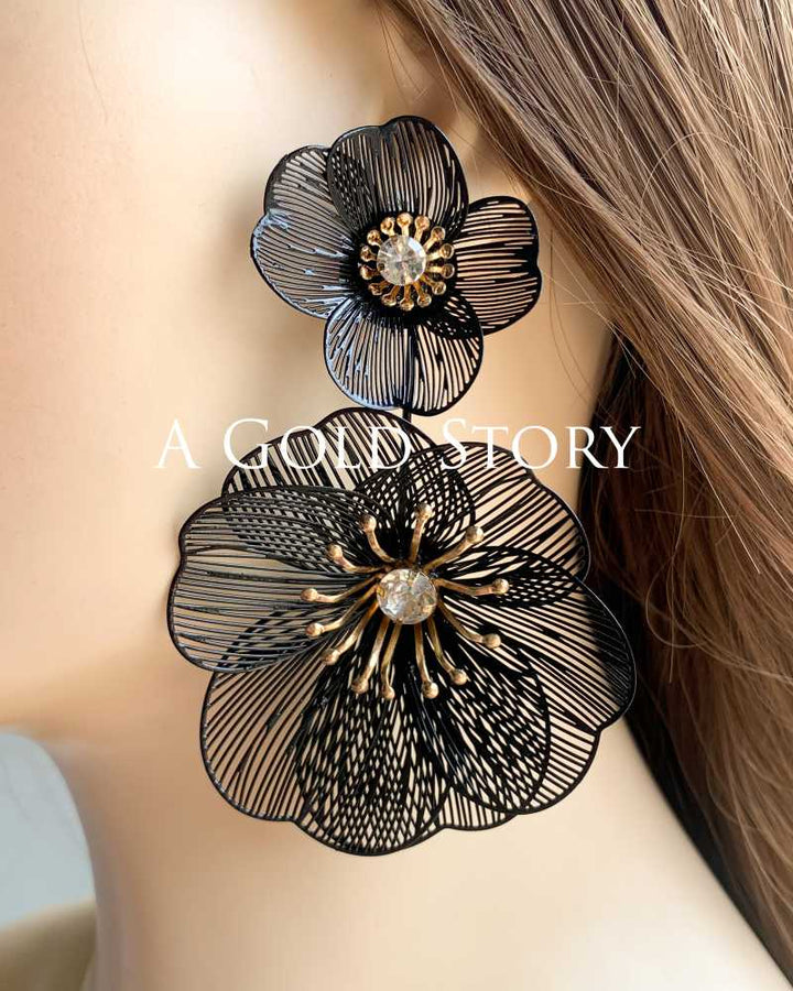 AMELIA EARRINGS BLACK