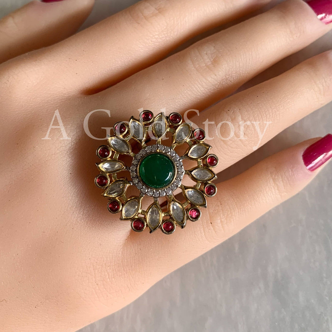 SUJATA RING GREEN - A GOLD STORY
