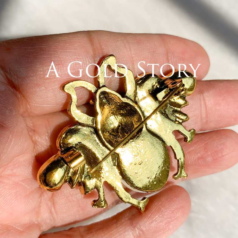 BEE BROOCH