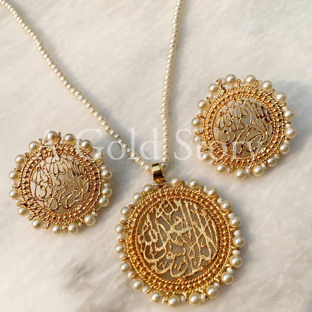 QALMA PENDANT SET - A GOLD STORY