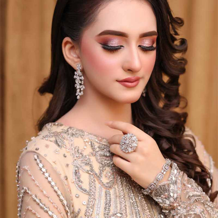 ISHANI KANGAN WHITE