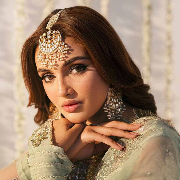 DILNASHEEN KUNDAN EARRINGS AND TIKKA