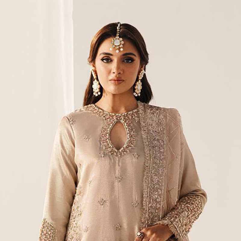MEERA EARRINGS AND TIKKA SET