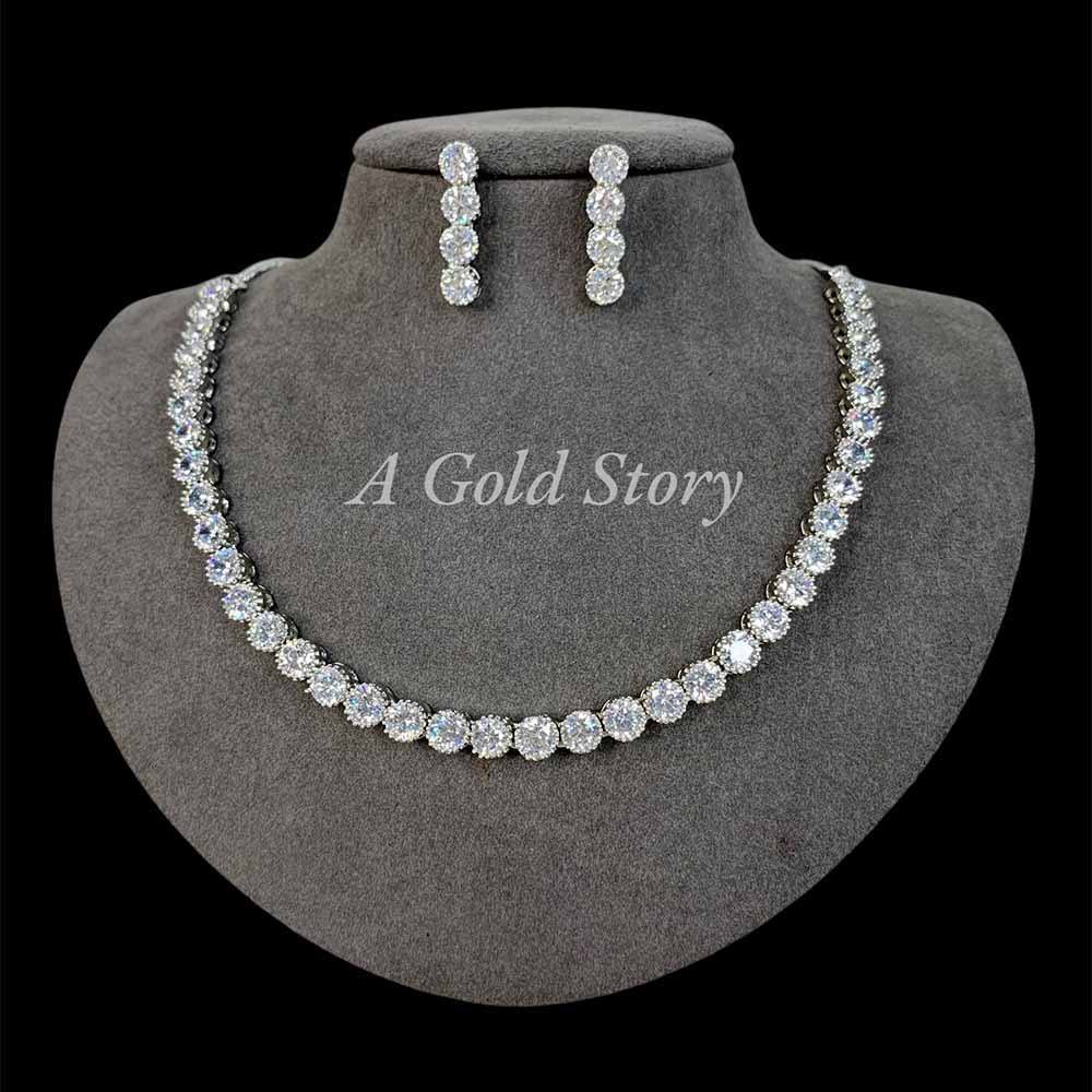 GRACE STRING OF DIAMANTES