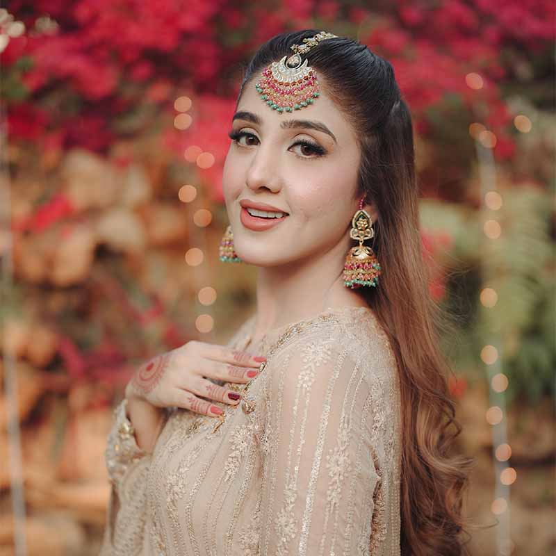 NOOR-E-JAAN EARRINGS AND TIKKA