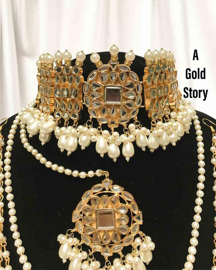 GHUNCHA BRIDAL SET - A GOLD STORY