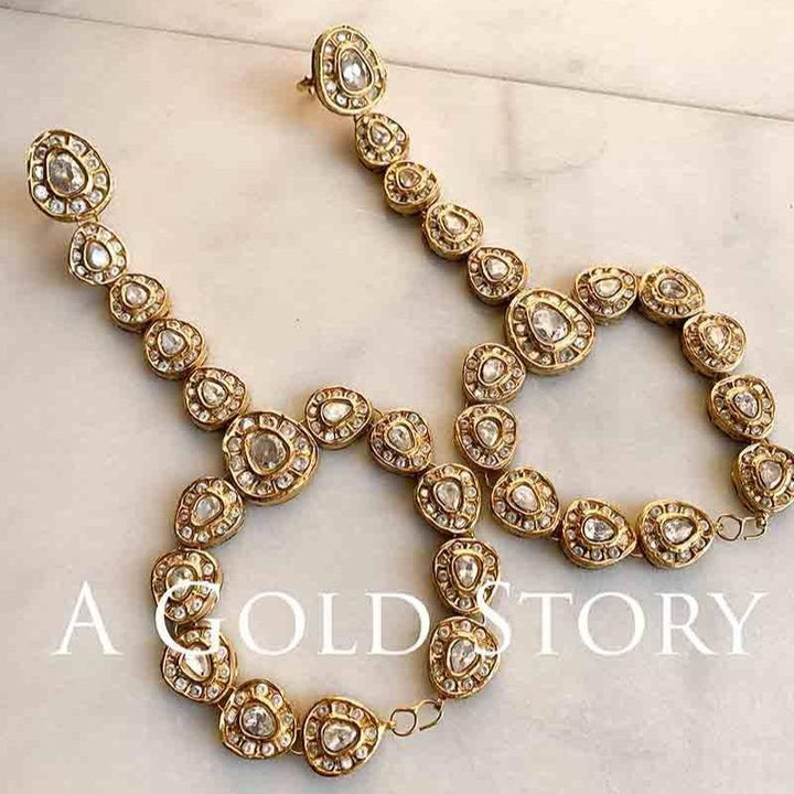 ANAHITA HAATHPHOOL (Make to Order) - A GOLD STORY