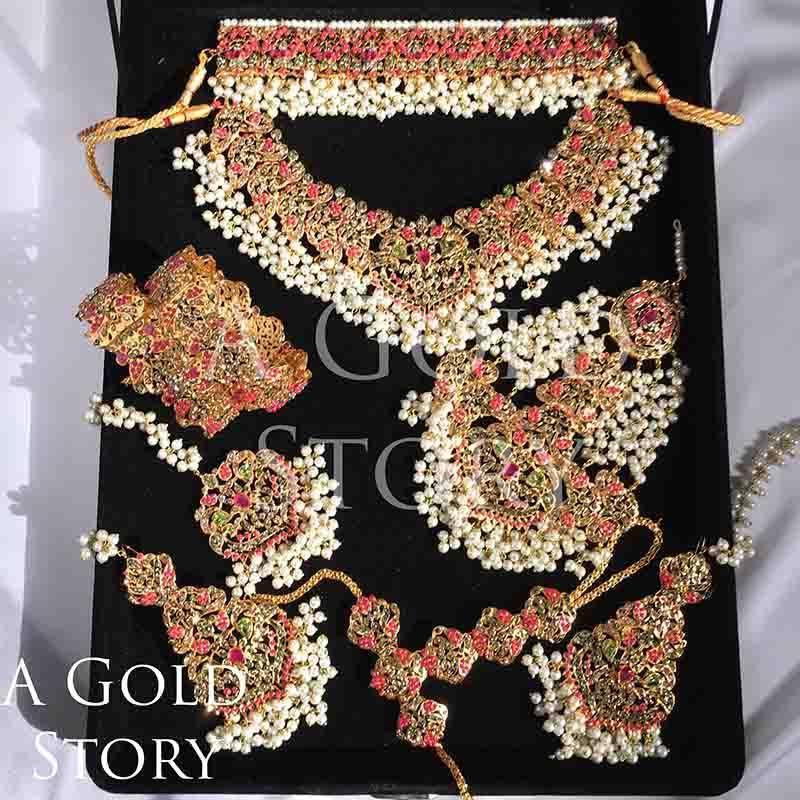 SEHAR BRIDAL SET - A GOLD STORY