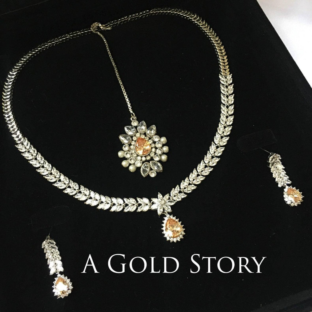 Veronica Set with Tikka Champagne - A GOLD STORY