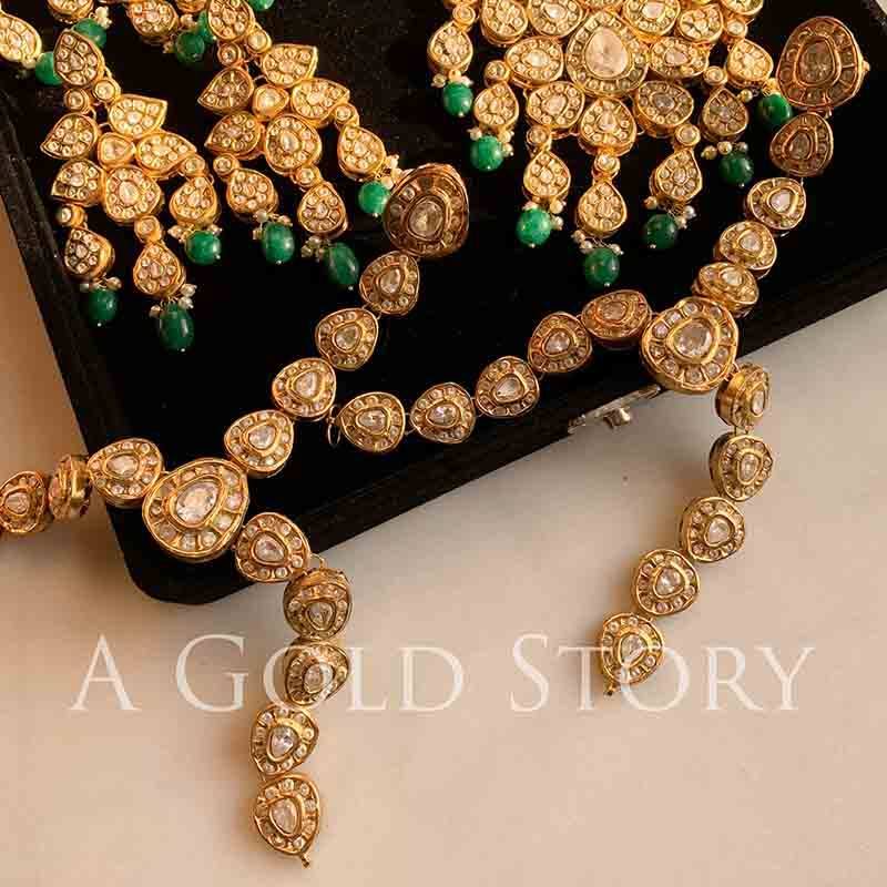 ANAHITA HAATHPHOOL (Make to Order) - A GOLD STORY